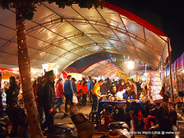 環中觀光夜市:【景點】台中環中觀光夜市@西屯 : 7000坪大容量的新夜市?!停車方便,攤位沒有經貿多,感覺比較接近龍富…