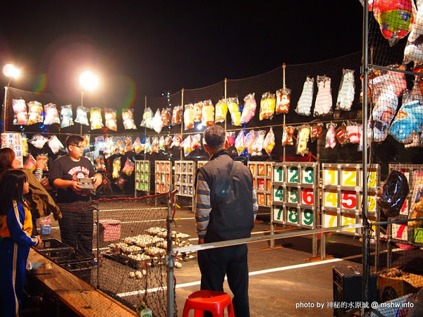 環中觀光夜市:【景點】台中環中觀光夜市@西屯 : 7000坪大容量的新夜市?!停車方便,攤位沒有經貿多,感覺比較接近龍富…