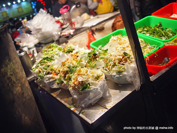 環中觀光夜市:【景點】台中環中觀光夜市@西屯 : 7000坪大容量的新夜市?!停車方便,攤位沒有經貿多,感覺比較接近龍富…