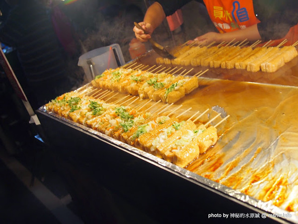 環中觀光夜市:【景點】台中環中觀光夜市@西屯 : 7000坪大容量的新夜市?!停車方便,攤位沒有經貿多,感覺比較接近龍富…