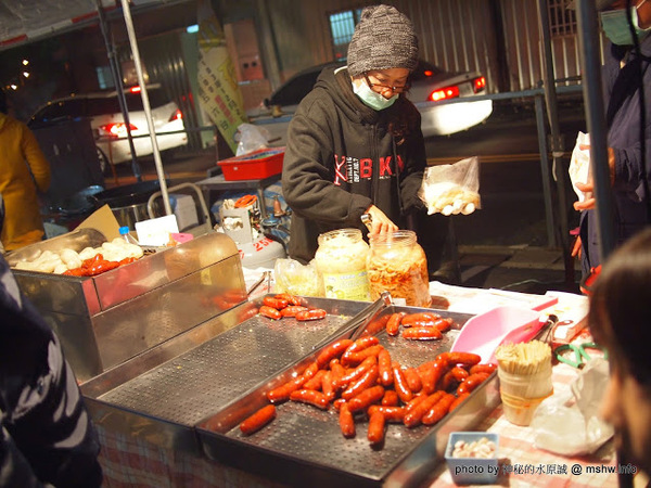 環中觀光夜市:【景點】台中環中觀光夜市@西屯 : 7000坪大容量的新夜市?!停車方便,攤位沒有經貿多,感覺比較接近龍富…