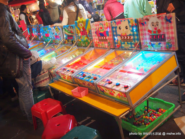 環中觀光夜市:【景點】台中環中觀光夜市@西屯 : 7000坪大容量的新夜市?!停車方便,攤位沒有經貿多,感覺比較接近龍富…