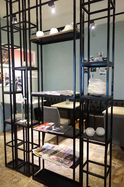 咖啡瑪榭Cafe Marche(台中店)：1040305[官本金文愛台灣]台中市西區從台北紅到台中的甜點之王Café Marché咖啡瑪榭獨棟歐式庭園風美味氣氛棒