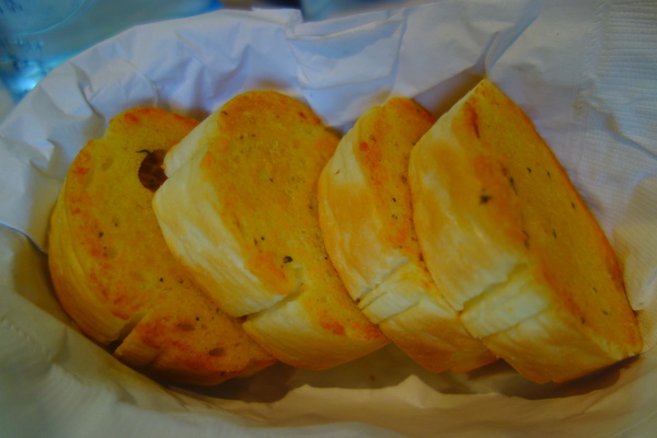 咖啡瑪榭Cafe Marche(台中店)：1040305[官本金文愛台灣]台中市西區從台北紅到台中的甜點之王Café Marché咖啡瑪榭獨棟歐式庭園風美味氣氛棒