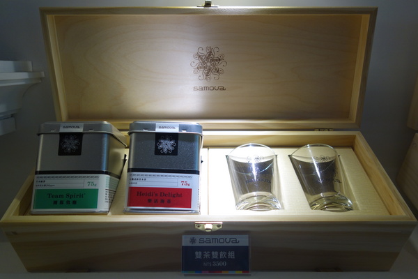 咖啡瑪榭Cafe Marche(台中店)：1040305[官本金文愛台灣]台中市西區從台北紅到台中的甜點之王Café Marché咖啡瑪榭獨棟歐式庭園風美味氣氛棒