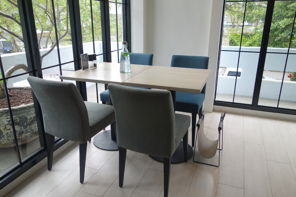 咖啡瑪榭Cafe Marche(台中店)：1040305[官本金文愛台灣]台中市西區從台北紅到台中的甜點之王Café Marché咖啡瑪榭獨棟歐式庭園風美味氣氛棒