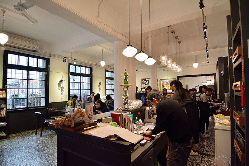 桃園中壢平鎮八德一日遊行程:愛上哥們偶像劇景點八塊畫室,忠貞市場跨族裔美食,沛芳有機農場