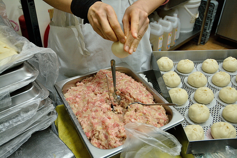 桃園中壢平鎮八德一日遊行程:愛上哥們偶像劇景點八塊畫室,忠貞市場跨族裔美食,沛芳有機農場
