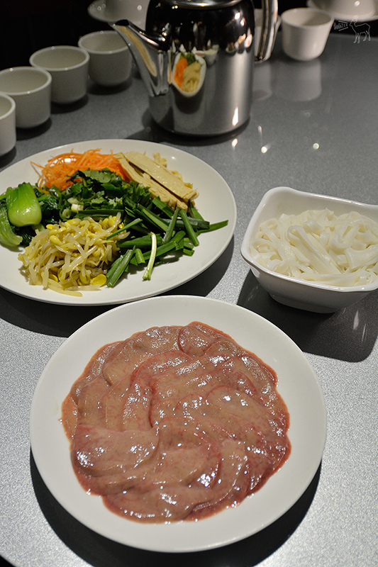 桃園中壢平鎮八德一日遊行程:愛上哥們偶像劇景點八塊畫室,忠貞市場跨族裔美食,沛芳有機農場