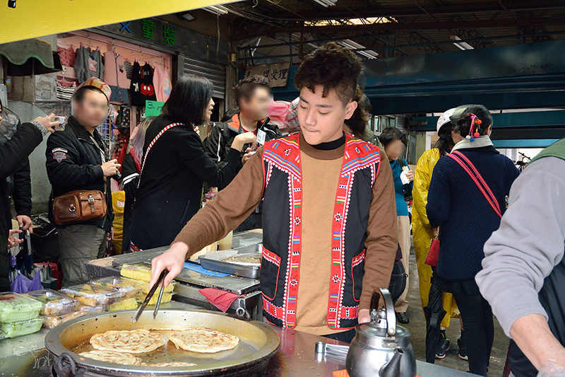 桃園中壢平鎮八德一日遊行程:愛上哥們偶像劇景點八塊畫室,忠貞市場跨族裔美食,沛芳有機農場