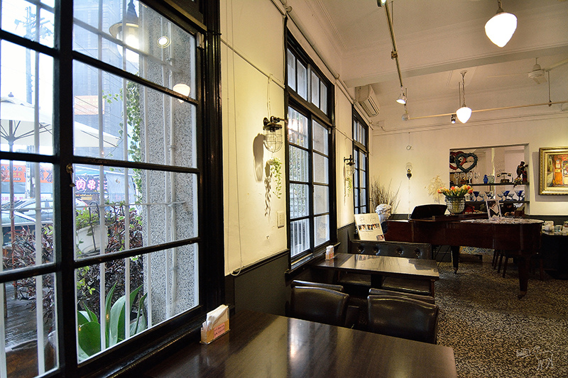 桃園中壢平鎮八德一日遊行程:愛上哥們偶像劇景點八塊畫室,忠貞市場跨族裔美食,沛芳有機農場