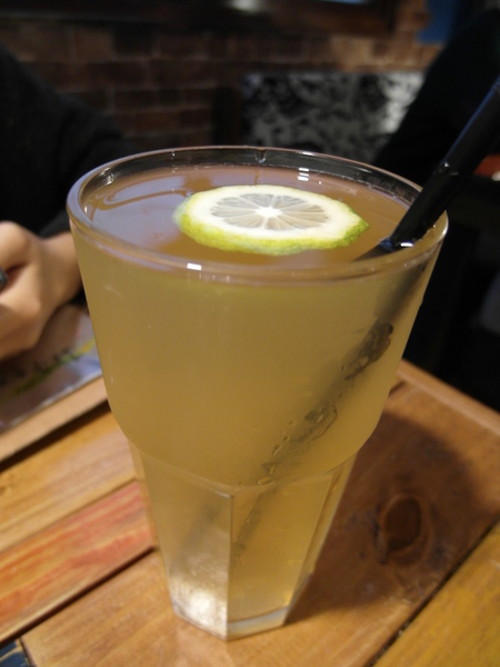 134巷內的女巫：巷弄間爆發的奇幻小宇宙  134巷女巫cafe