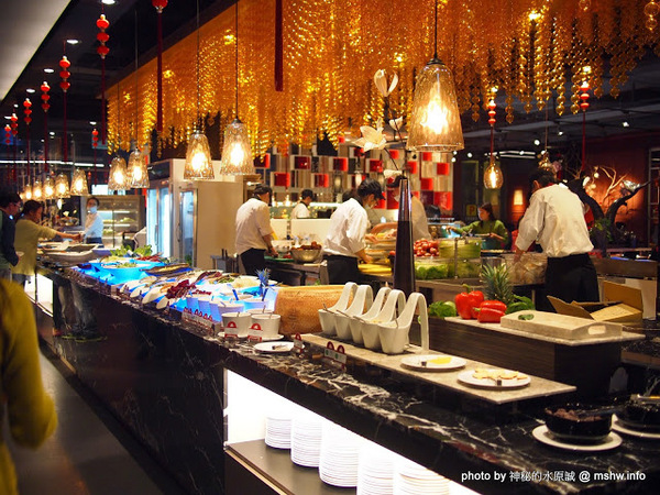 星饗道國際自助餐In Sky International Buffet:【食記】台中In Sky International Buffet 星饗道國際自助餐@西屯逢甲夜市IN SKY HOTEL星享道酒店 : 菜色種類,份量與精緻度不足,補餐速度需要加強