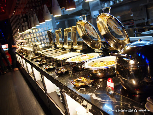 星饗道國際自助餐In Sky International Buffet:【食記】台中In Sky International Buffet 星饗道國際自助餐@西屯逢甲夜市IN SKY HOTEL星享道酒店 : 菜色種類,份量與精緻度不足,補餐速度需要加強