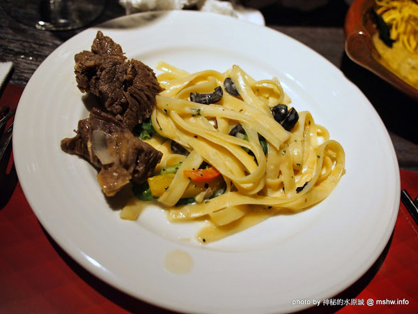 星饗道國際自助餐In Sky International Buffet:【食記】台中In Sky International Buffet 星饗道國際自助餐@西屯逢甲夜市IN SKY HOTEL星享道酒店 : 菜色種類,份量與精緻度不足,補餐速度需要加強