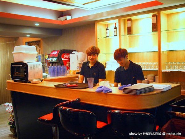 熱火鮮切碳烤牛排館：【食記】新北熱火鮮切碳烤牛排館@永和捷運MRT永安市場 : 肉質鮮甜, 烹調得當, 每一口都是享受!!