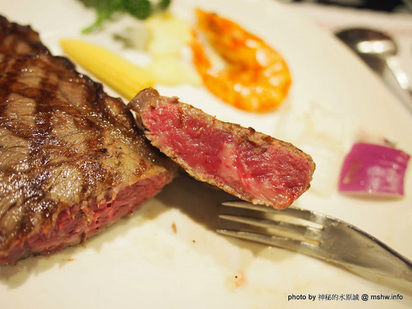 熱火鮮切碳烤牛排館：【食記】新北熱火鮮切碳烤牛排館@永和捷運MRT永安市場 : 肉質鮮甜, 烹調得當, 每一口都是享受!!