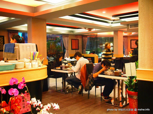 熱火鮮切碳烤牛排館：【食記】新北熱火鮮切碳烤牛排館@永和捷運MRT永安市場 : 肉質鮮甜, 烹調得當, 每一口都是享受!!