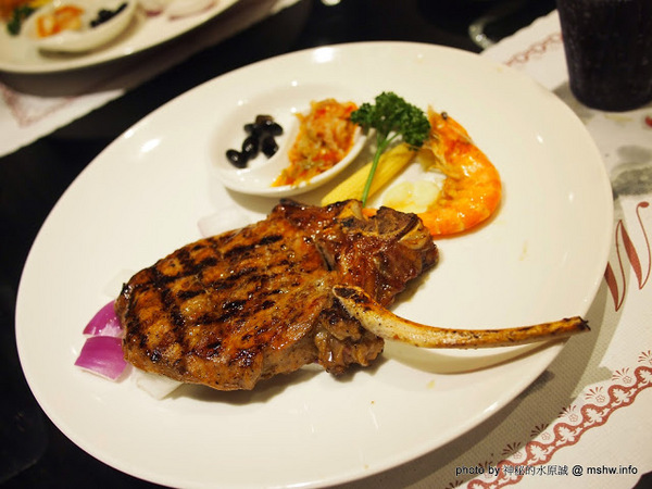 熱火鮮切碳烤牛排館：【食記】新北熱火鮮切碳烤牛排館@永和捷運MRT永安市場 : 肉質鮮甜, 烹調得當, 每一口都是享受!!