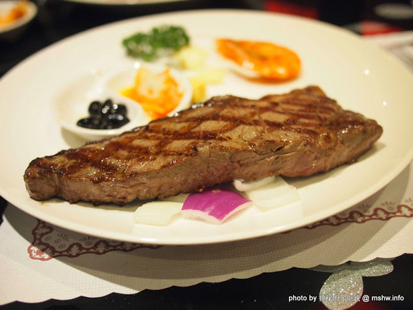 熱火鮮切碳烤牛排館：【食記】新北熱火鮮切碳烤牛排館@永和捷運MRT永安市場 : 肉質鮮甜, 烹調得當, 每一口都是享受!!