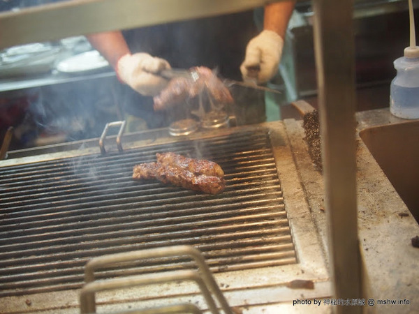 熱火鮮切碳烤牛排館：【食記】新北熱火鮮切碳烤牛排館@永和捷運MRT永安市場 : 肉質鮮甜, 烹調得當, 每一口都是享受!!