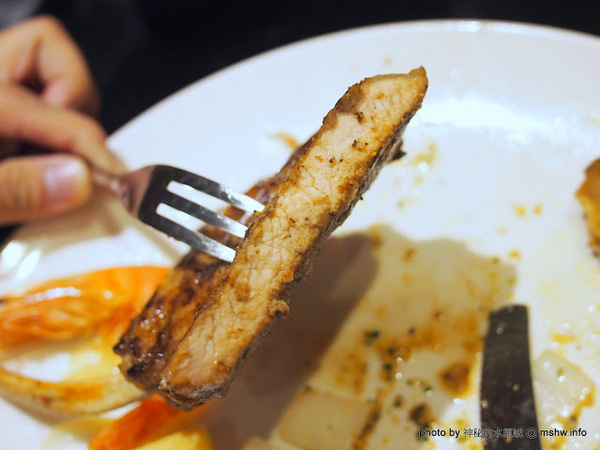 熱火鮮切碳烤牛排館：【食記】新北熱火鮮切碳烤牛排館@永和捷運MRT永安市場 : 肉質鮮甜, 烹調得當, 每一口都是享受!!