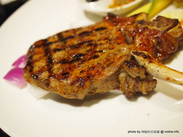 熱火鮮切碳烤牛排館：【食記】新北熱火鮮切碳烤牛排館@永和捷運MRT永安市場 : 肉質鮮甜, 烹調得當, 每一口都是享受!!