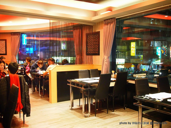 熱火鮮切碳烤牛排館：【食記】新北熱火鮮切碳烤牛排館@永和捷運MRT永安市場 : 肉質鮮甜, 烹調得當, 每一口都是享受!!