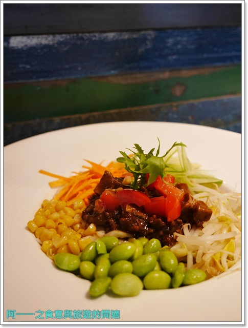 Aqua Kiss 水吻3(師大店)：台電大樓站師大 Aqua Kiss 水吻3 轉戰中式炸醬麵/雞排飯，提供外送喔