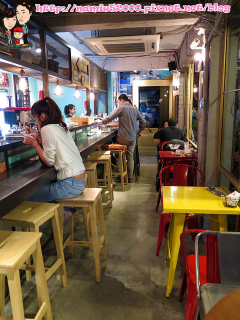 Aqua Kiss 水吻3(師大店)：◆[食-師大]Aqua Kiss 水吻3。另人驚艷的pizza千層塔。台電大樓捷運站美食