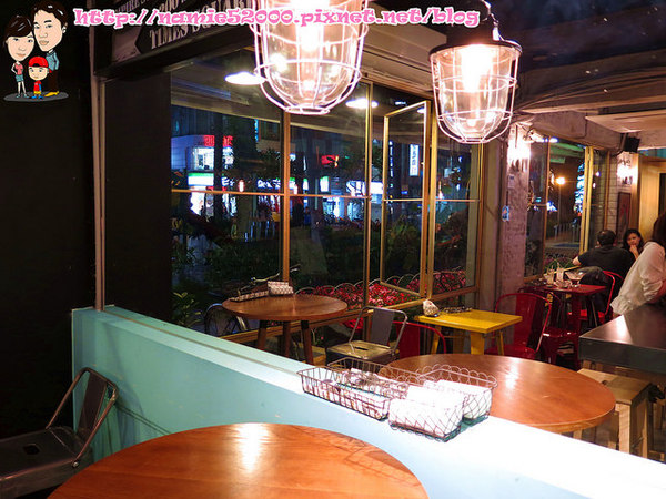 Aqua Kiss 水吻3(師大店)：◆[食-師大]Aqua Kiss 水吻3。另人驚艷的pizza千層塔。台電大樓捷運站美食