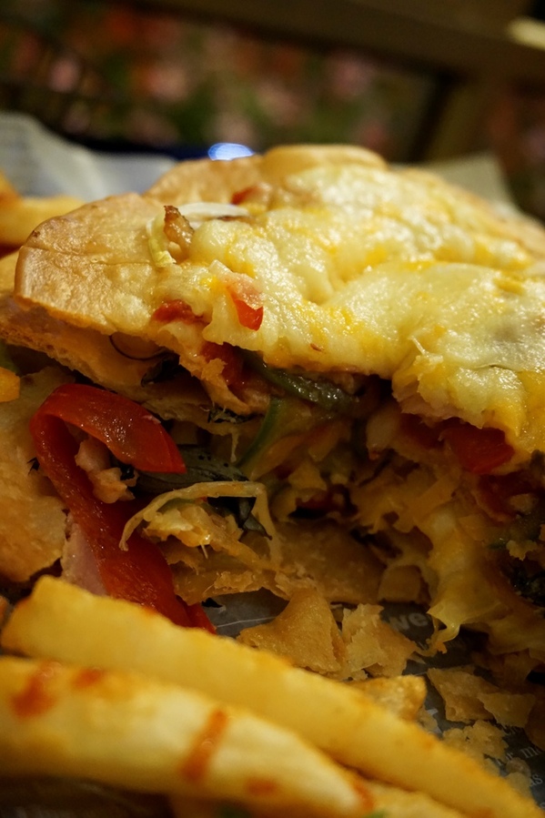 Aqua Kiss 水吻3(師大店)：【師大】Aqua Kiss 水吻3(師大店)。創意美味 披薩千層塔。國境之南的熱情。師大夜市美味冰品。師大美食