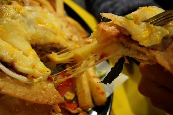 Aqua Kiss 水吻3(師大店)：【師大】Aqua Kiss 水吻3(師大店)。創意美味 披薩千層塔。國境之南的熱情。師大夜市美味冰品。師大美食