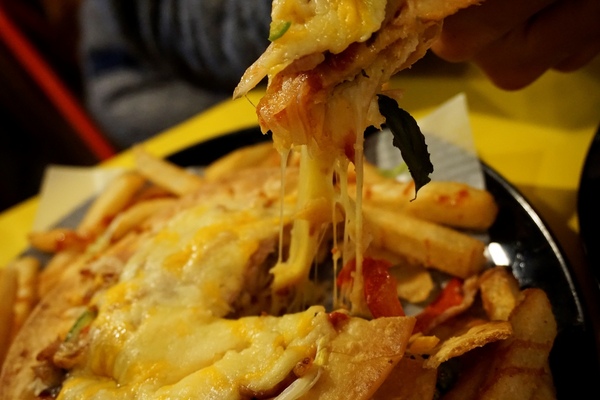 Aqua Kiss 水吻3(師大店)：【師大】Aqua Kiss 水吻3(師大店)。創意美味 披薩千層塔。國境之南的熱情。師大夜市美味冰品。師大美食