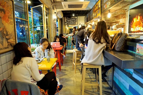 Aqua Kiss 水吻3(師大店)：【師大】Aqua Kiss 水吻3(師大店)。創意美味 披薩千層塔。國境之南的熱情。師大夜市美味冰品。師大美食