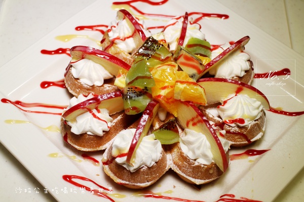 No.5 Cafe：台北信義下午茶『No.5 Cafe』花朵鬆餅.咖啡.近松菸.捷運市政府站