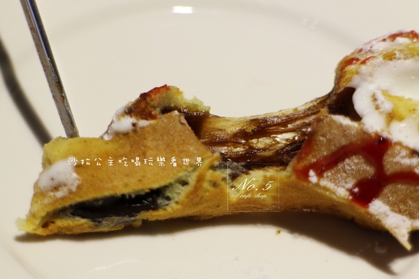 No.5 Cafe：台北信義下午茶『No.5 Cafe』花朵鬆餅.咖啡.近松菸.捷運市政府站