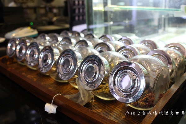 No.5 Cafe：台北信義下午茶『No.5 Cafe』花朵鬆餅.咖啡.近松菸.捷運市政府站