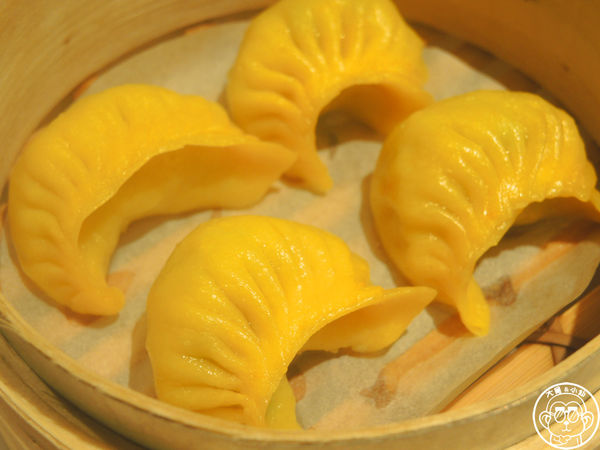 杭州小籠湯包(民生店)：呷飽祙【台北松山･杭州小籠湯包(民生東路店)】鮑魚燕窩也做成湯包