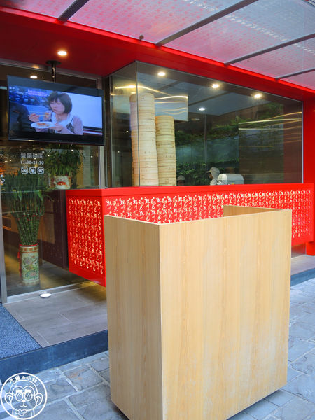 杭州小籠湯包(民生店)：呷飽祙【台北松山･杭州小籠湯包(民生東路店)】鮑魚燕窩也做成湯包