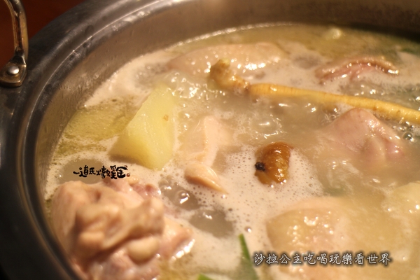 一道氏燉雞(台灣總店)：東區人氣美食『一道氏燉雞(台灣總店)』韓式料理/捷運忠孝敦化站