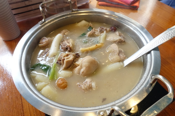 一道氏燉雞(台灣總店):(胖樺食記)台北東區好吃的韓式料理『一道氏燉雞일도씨 찜닭(台灣總店)』,近捷運忠孝敦化站韓國直營燉雞鍋