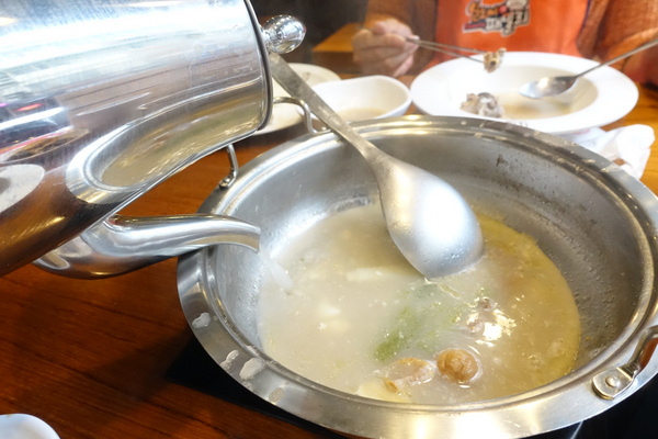 一道氏燉雞(台灣總店):(胖樺食記)台北東區好吃的韓式料理『一道氏燉雞일도씨 찜닭(台灣總店)』,近捷運忠孝敦化站韓國直營燉雞鍋