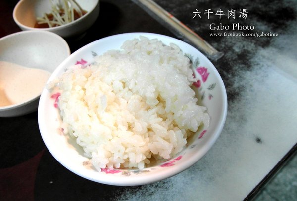 六千牛肉湯：【台南】台南最強最傳奇牛肉湯●六千牛肉湯●讓人又愛又恨的早鳥限定！