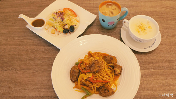 Story Home 故事．家 義大利食坊：【台中南屯】Story Home 故事．家 義大利食坊無負擔輕食可愛小巧荷蘭小鬆餅