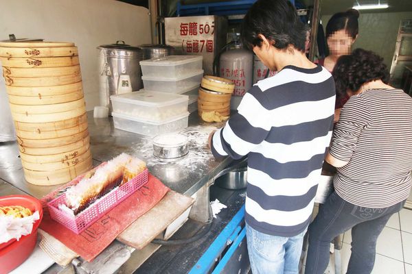 【新竹美食】皇膳湯包-皮薄的爆漿小籠包