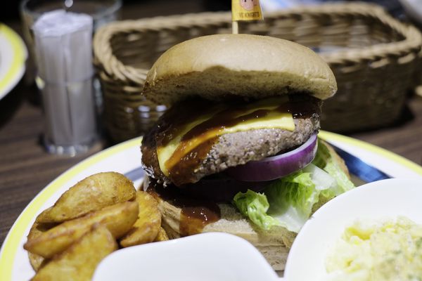 牛肉起司堡 (3).jpg