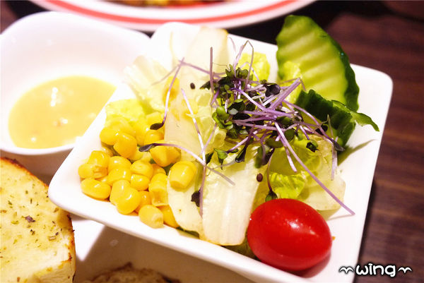 騎士維克餐廳：［台北東區］平價超值份量。【騎士維克餐廳】早午餐/卡菲騎士燉飯/提拉米蘇體驗(忠孝復興站美食)。