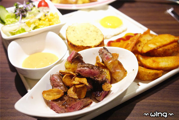 騎士維克餐廳：［台北東區］平價超值份量。【騎士維克餐廳】早午餐/卡菲騎士燉飯/提拉米蘇體驗(忠孝復興站美食)。