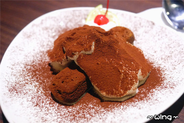 騎士維克餐廳：［台北東區］平價超值份量。【騎士維克餐廳】早午餐/卡菲騎士燉飯/提拉米蘇體驗(忠孝復興站美食)。